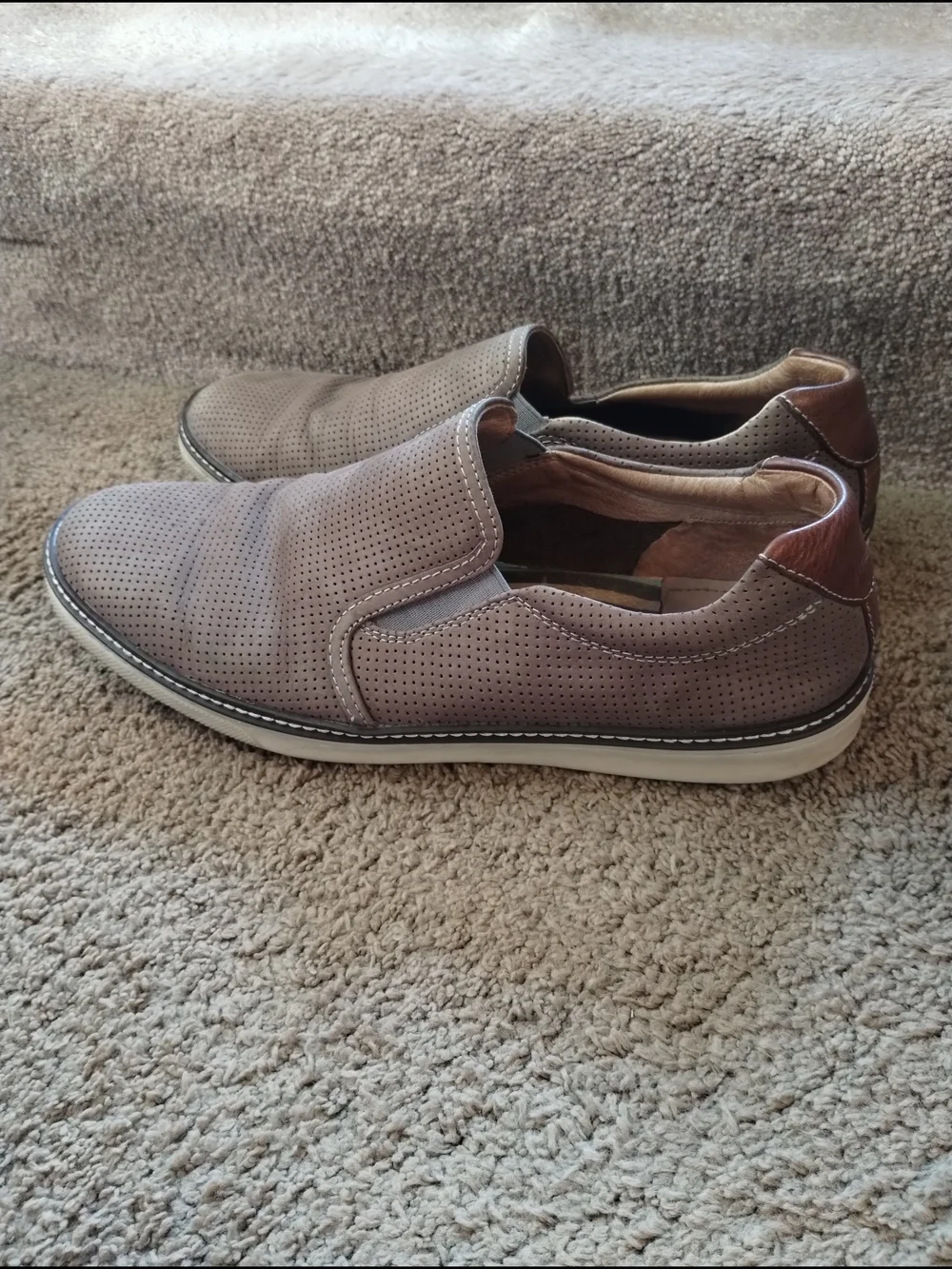J &M Sheepskin Men's Brown Perforated Slip-On Casual Shoes Sz 10